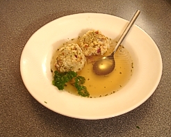 Speckknoedel in beef broth