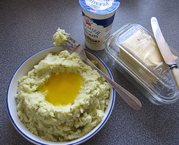 A bowl of champ